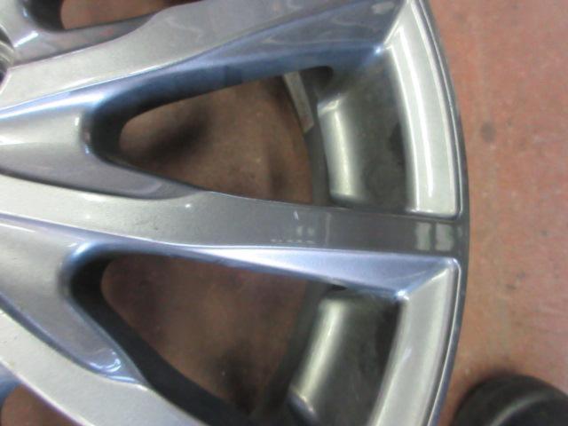 BRIDGESTONE
BALMINUM
R10
(Z08127)