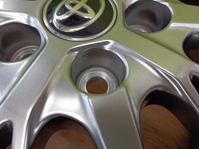 Toyota
80 series Voxy genuine BBS