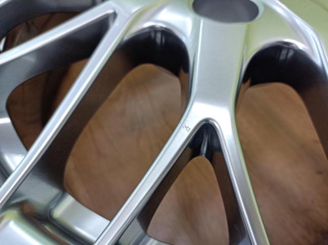 Toyota
80 series Voxy genuine BBS