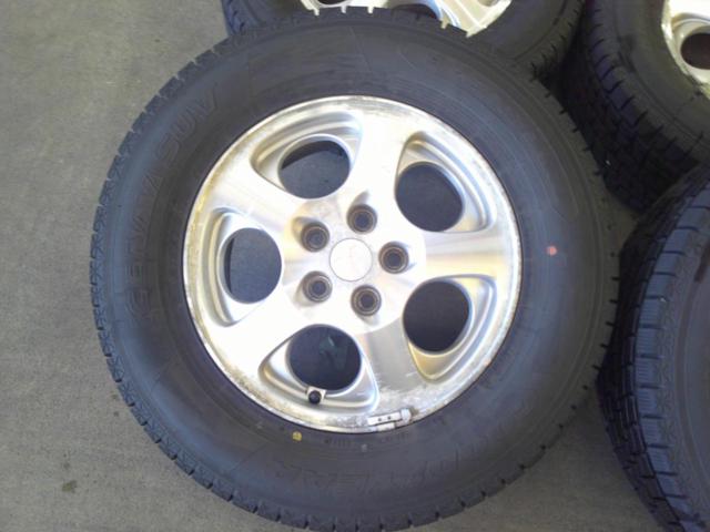 Mitsubishi genuine (MITSUBISHI)
Pajeroio original wheel
+
GOODYEAR (Goodyear)
ICE
NAVI
SUV
