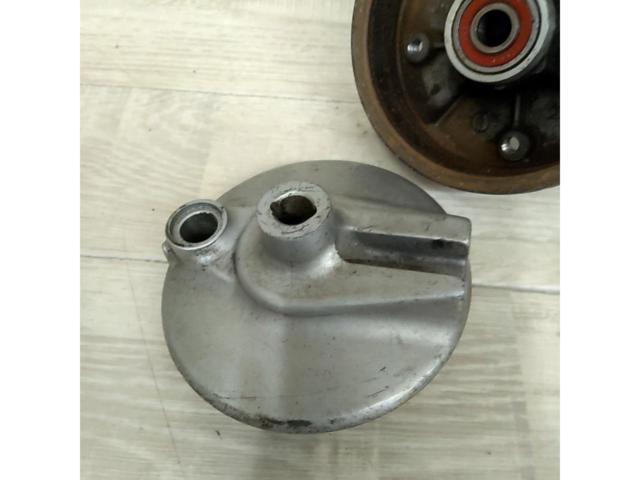 HONDA
Z50J
Monkey genuine front drum hub