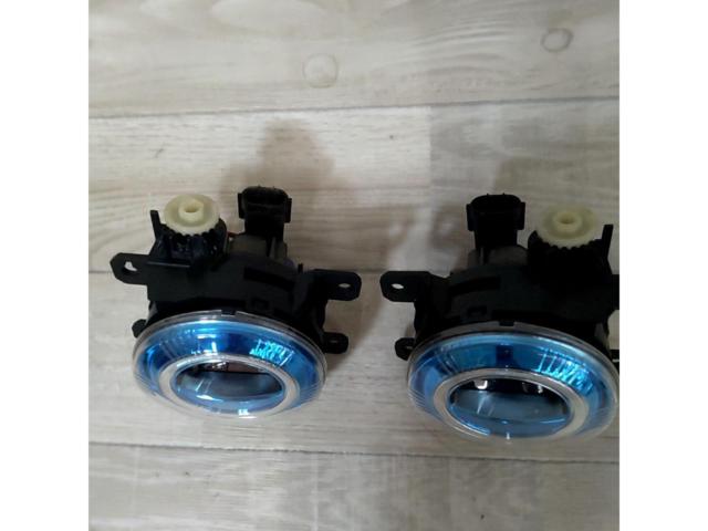 Honda genuine option
LED fog lamp
Right and left