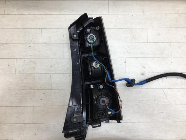 Honda genuine N-BOX
JF1 early model genuine taillights
Right and left