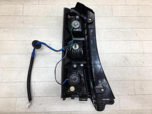 Honda genuine N-BOX
JF1 early model genuine taillights
Right and left