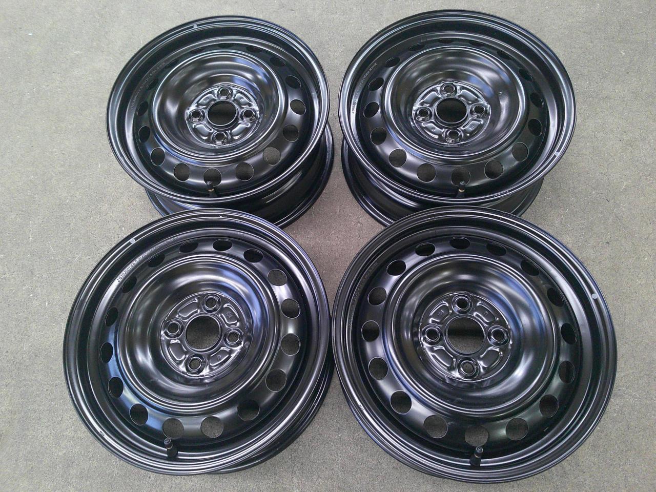 Toyota
Yaris
Genuine steel wheel