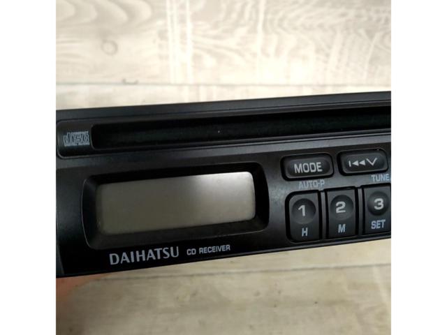 ダイハツ純正 CDチューナー  86180-B2070