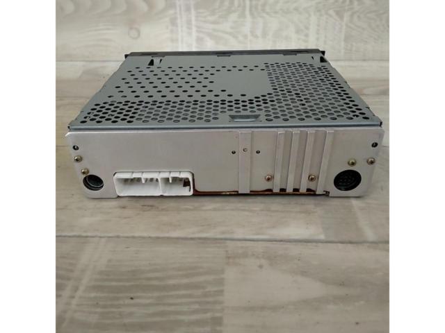 ダイハツ純正 CDチューナー  86180-B2070