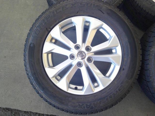 日産純正(NISSAN)  T32エクストレイル 前期純正ホイール + GRIPMAX GRIP ICE X SUV