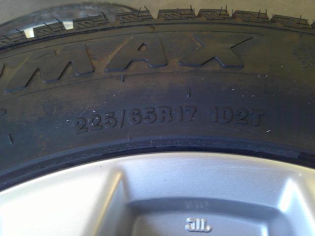 日産純正(NISSAN)  T32エクストレイル 前期純正ホイール + GRIPMAX GRIP ICE X SUV