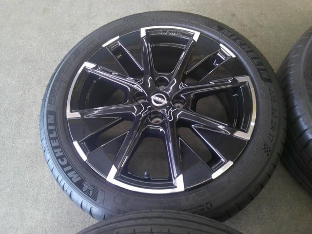  campaign Specials !! 
Nissan original (NISSAN)
Aura NISMO
Genuine wheels
+
MICHELIN (Michelin)
PILOT
SPORT
Four