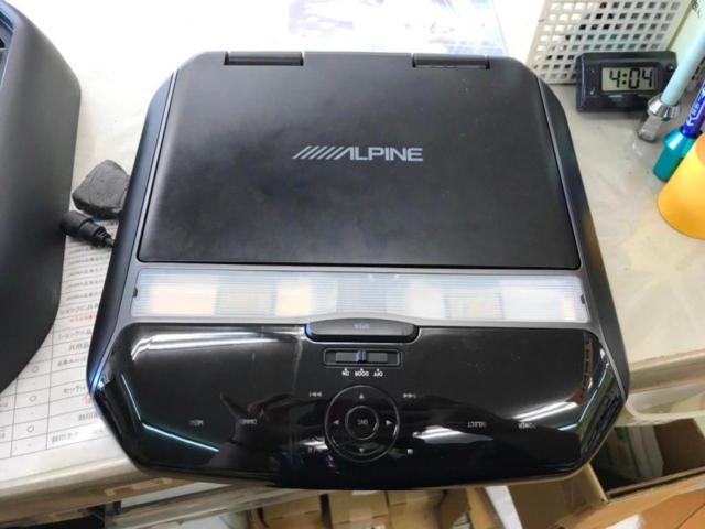 ALPINE
TMX-R1500
Flip down monitor