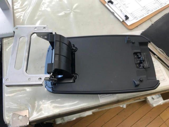 TOYOTA(トヨタ) カローラクロス純正 アームレスト