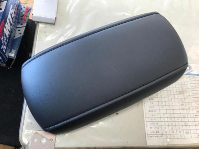 TOYOTA(トヨタ) カローラクロス純正 アームレスト
