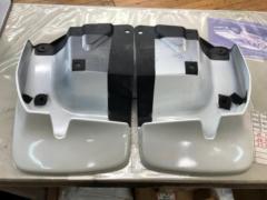 TOYOTA ハイエース純正 泥除け