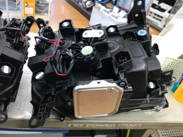 TOYOTA(トヨタ) ランクル 250純正 角 リフレクターLEDヘッドライト 2/2