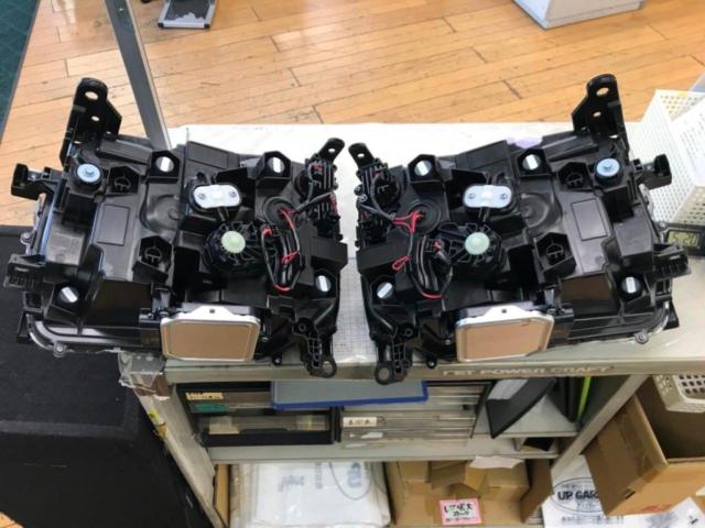 TOYOTA(トヨタ) ランクル 250純正 角 リフレクターLEDヘッドライト 2/2