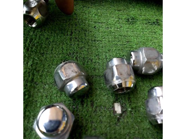 メーカー不明 テーパー取付シルバーショートナット P1.5×M12 21HEX