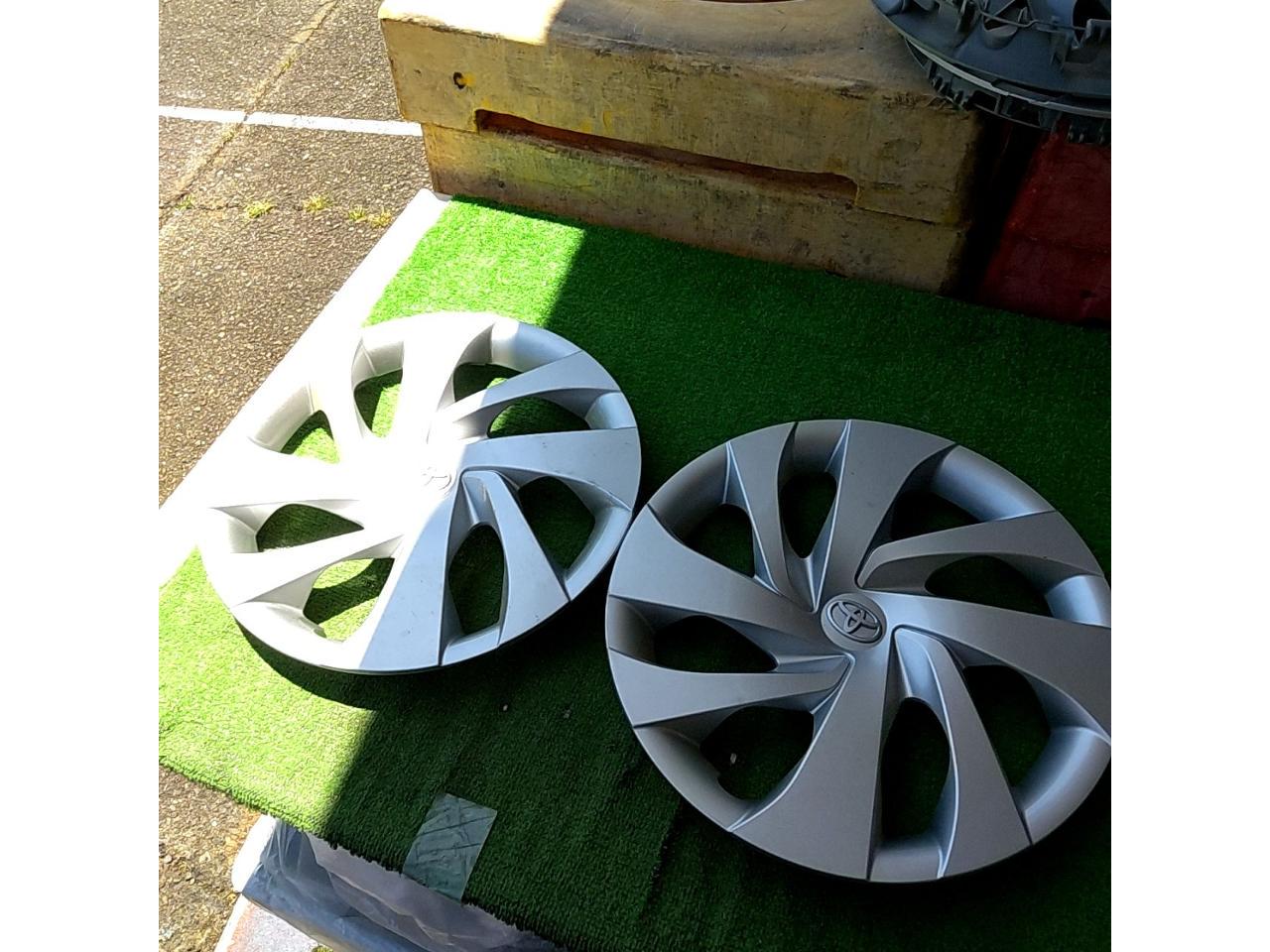 Toyota original (TOYOTA)
For 14 inches
Yaris
Wheel cap