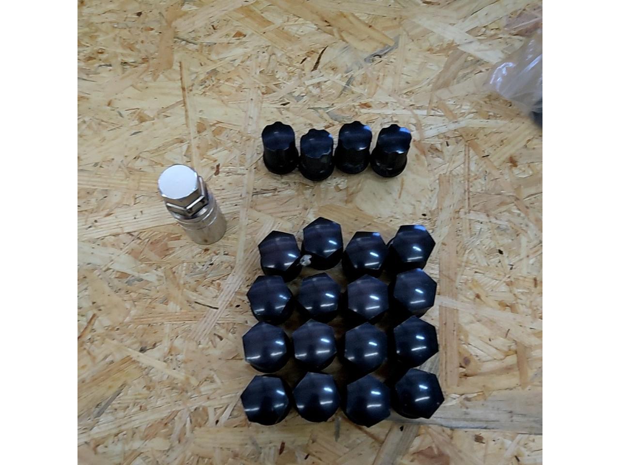 WePro
Ultra duralumin
A7075
Cold forging nut
black
16 nuts +
Set of 4 lock nuts M12xP1.5/21HEX