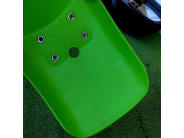 Riders KAWASAKI
Genuine front fender
KSR110