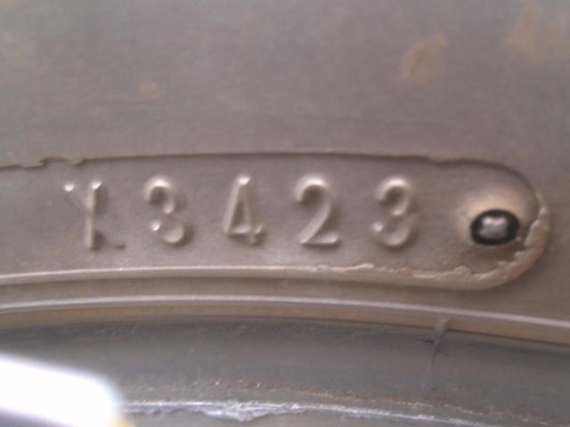 DUNLOP WINTERMAXX WM02 215/60-16 スタッドレスタイヤ4本 Z08008