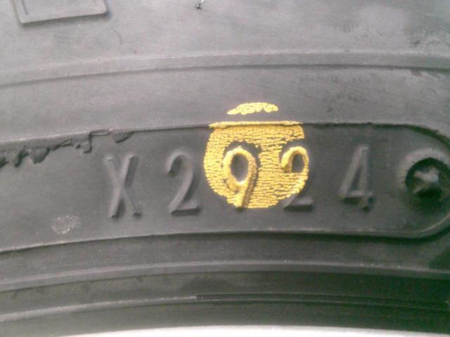 TECHNOPIA Aphrodite WX + GOODYEAR ICE NAVI7 165/70-14 Z08033