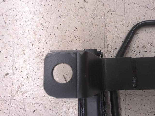 RAY-BOLT
Seat rail
Driver side
(Alto
HA23S)
Z08065