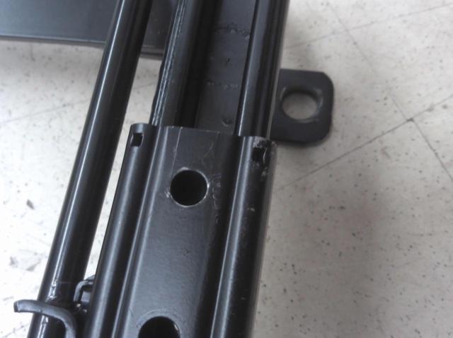 RAY-BOLT
Seat rail
Driver side
(Alto
HA23S)
Z08065