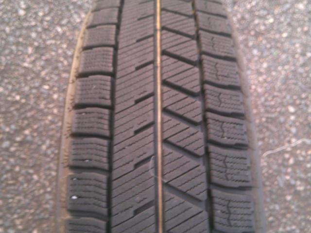Front and rear differences / Mitsubishi i
Size] BRIDGESTONE
BLIZZAK
VRX3
(2 tires) 145/65-15 / (2 tires) 175/55-15
4 pieces set
Z08067