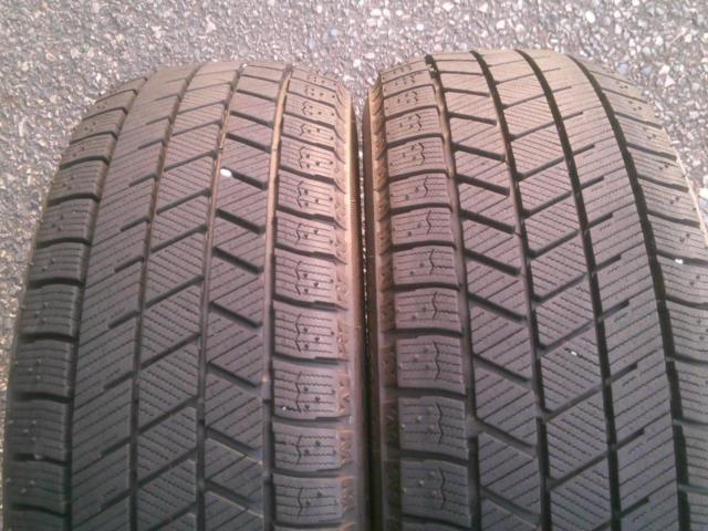 Front and rear differences / Mitsubishi i
Size] BRIDGESTONE
BLIZZAK
VRX3
(2 tires) 145/65-15 / (2 tires) 175/55-15
4 pieces set
Z08067