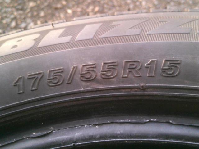 Front and rear differences / Mitsubishi i
Size] BRIDGESTONE
BLIZZAK
VRX3
(2 tires) 145/65-15 / (2 tires) 175/55-15
4 pieces set
Z08067