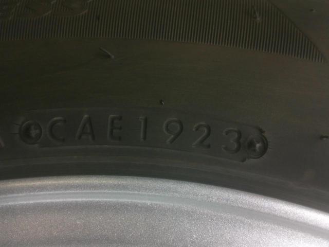 ※トヨタ平座※BRIDGESTONE ECO FORME SE-10 +BRIDGESTONE BLIZZAK VRX2 185/60-15 Z08028