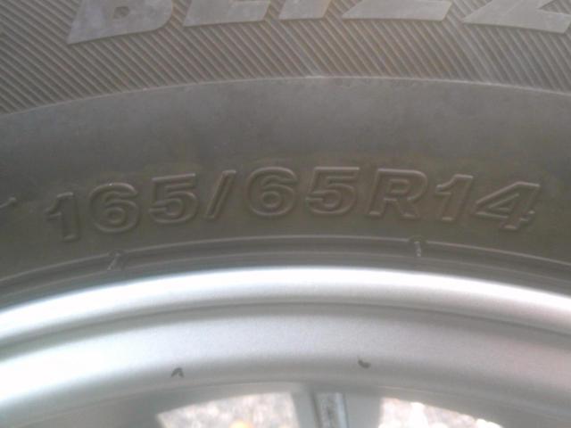 BRIDGESTONE BALMINUM TR10 + BRIDGESTONE BLIZZAK VRX3 165/65-14 Z08083