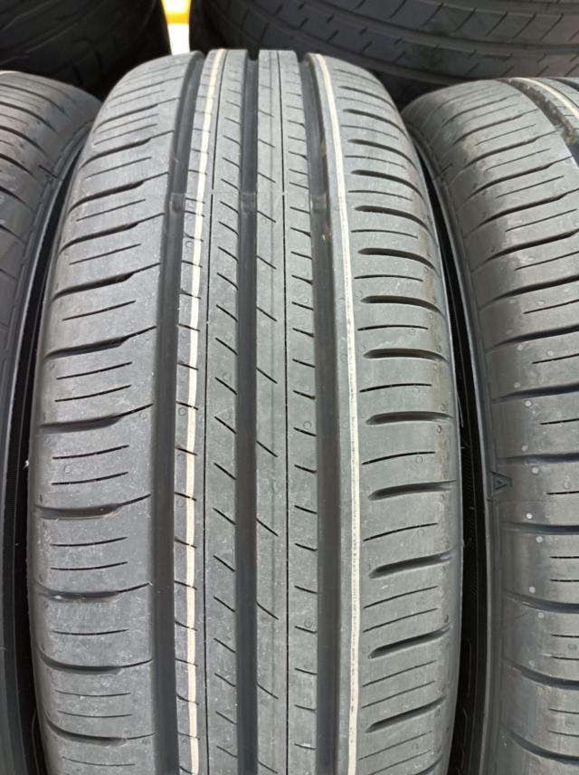 DUNLOP
ENASAVE
EC300 +
88S
back