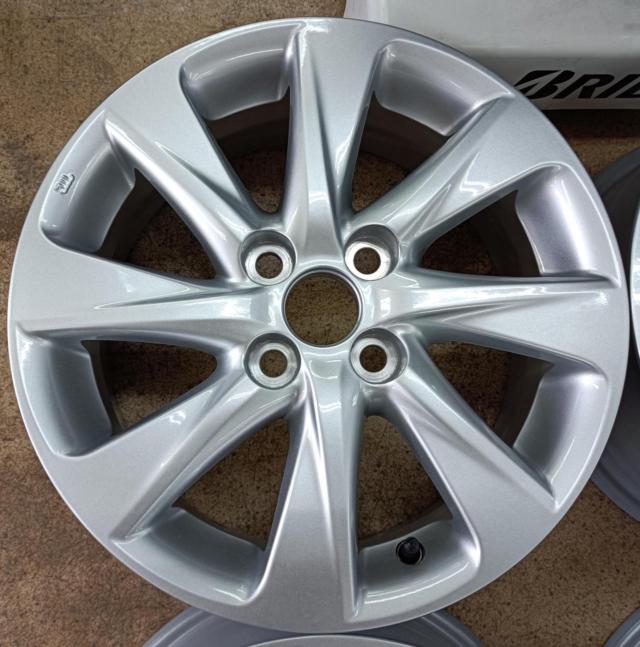TOYOTA
Genuine
Aqua