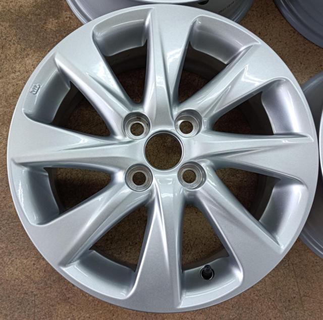 TOYOTA
Genuine
Aqua