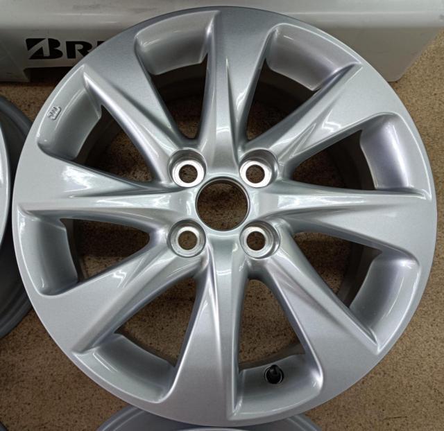 TOYOTA
Genuine
Aqua