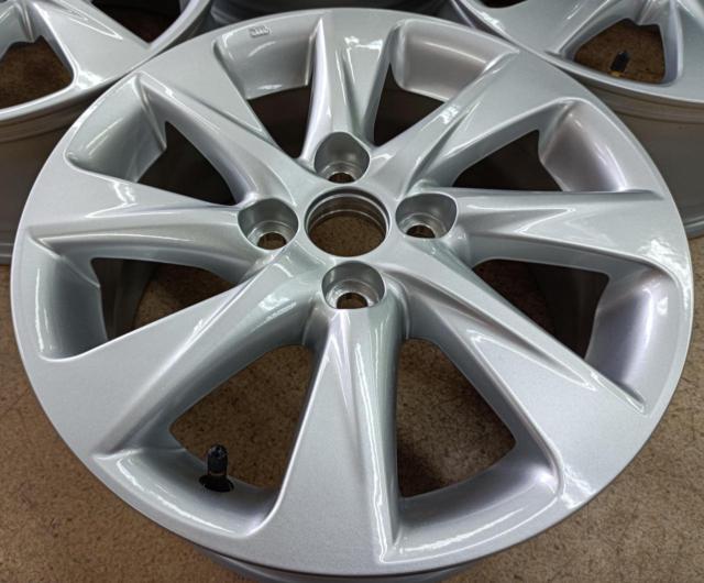 TOYOTA
Genuine
Aqua