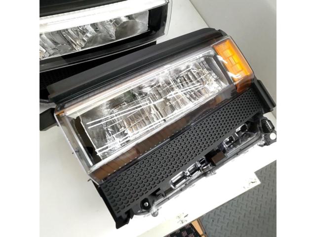 トヨタ純正  ランドクルーザー250 VX 純正 LED 角目 ヘッドライト 左右セット
