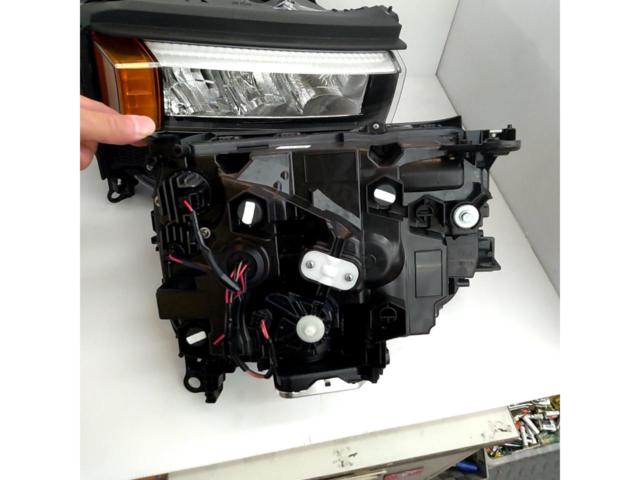 トヨタ純正  ランドクルーザー250 VX 純正 LED 角目 ヘッドライト 左右セット