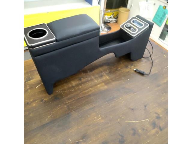 ノーブランド タウンエースバン S403M S413M 専用 コンソールボックス AT車用