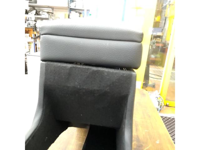 ノーブランド タウンエースバン S403M S413M 専用 コンソールボックス AT車用