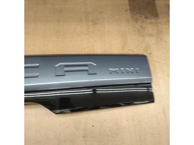 Mitsubishi
B34A
Delica Mini
Genuine
Rear gate garnish