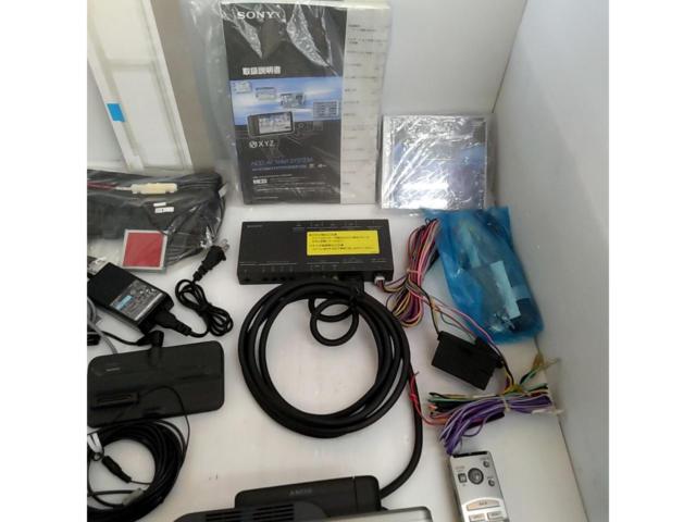 SONY
NV-XYZ77
6.5-inch wide VGA monitor HDD navigation system