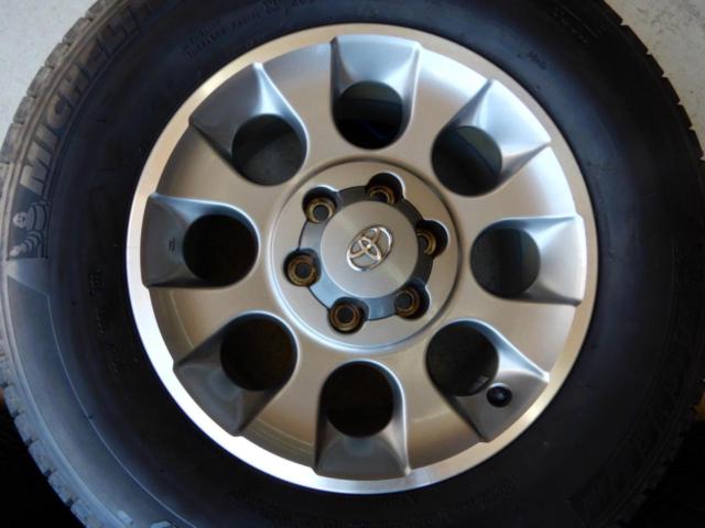 トヨタ純正 FJクルーザー オフロードパッケージ 純正ホイール  + MICHELIN LATITUDE TOUR