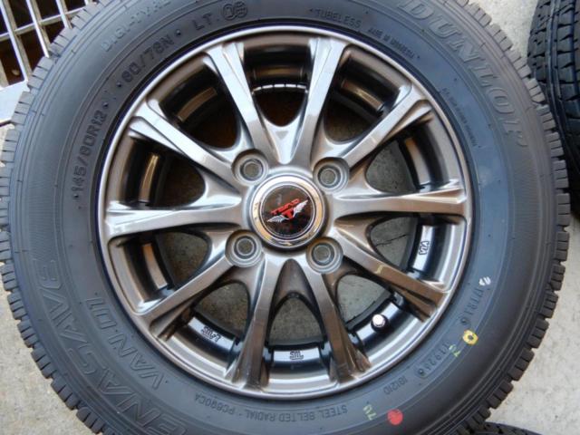 weds
TEDA
MA
10-spoke wheel
+
DUNLOP
ENASAVE
VAN01