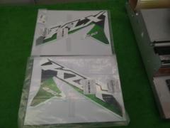 KAWASAKI純正 デカール 左右セット