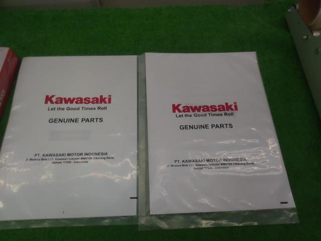 KAWASAKI純正 デカール 左右セット