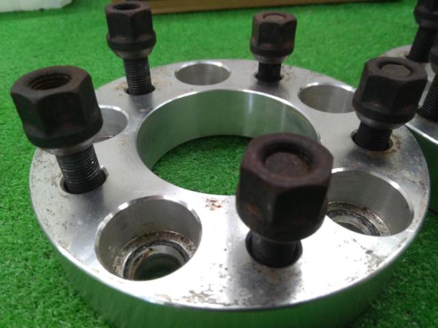 Wide tread spacer