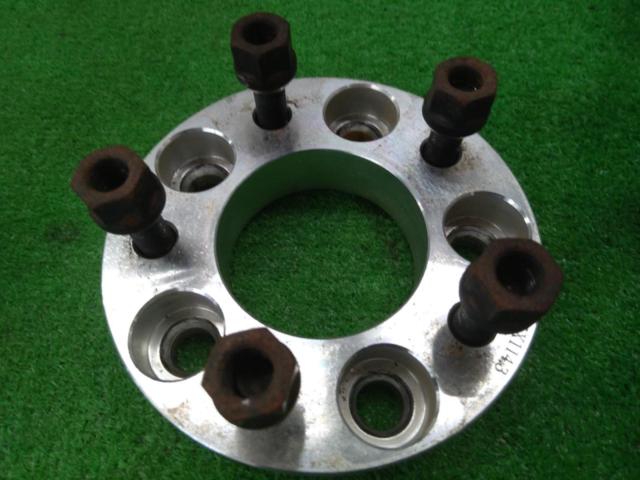 Wide tread spacer